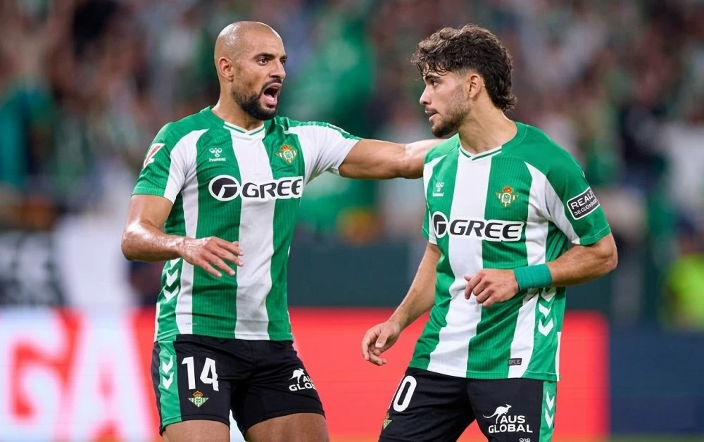 Ezzalzouli et Amrabat qualifiés pour la Ligue des champions avec le Betis