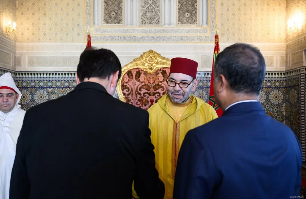 Sa Majesté le Roi reçoit à Rabat plusieurs ambassadeurs étrangers