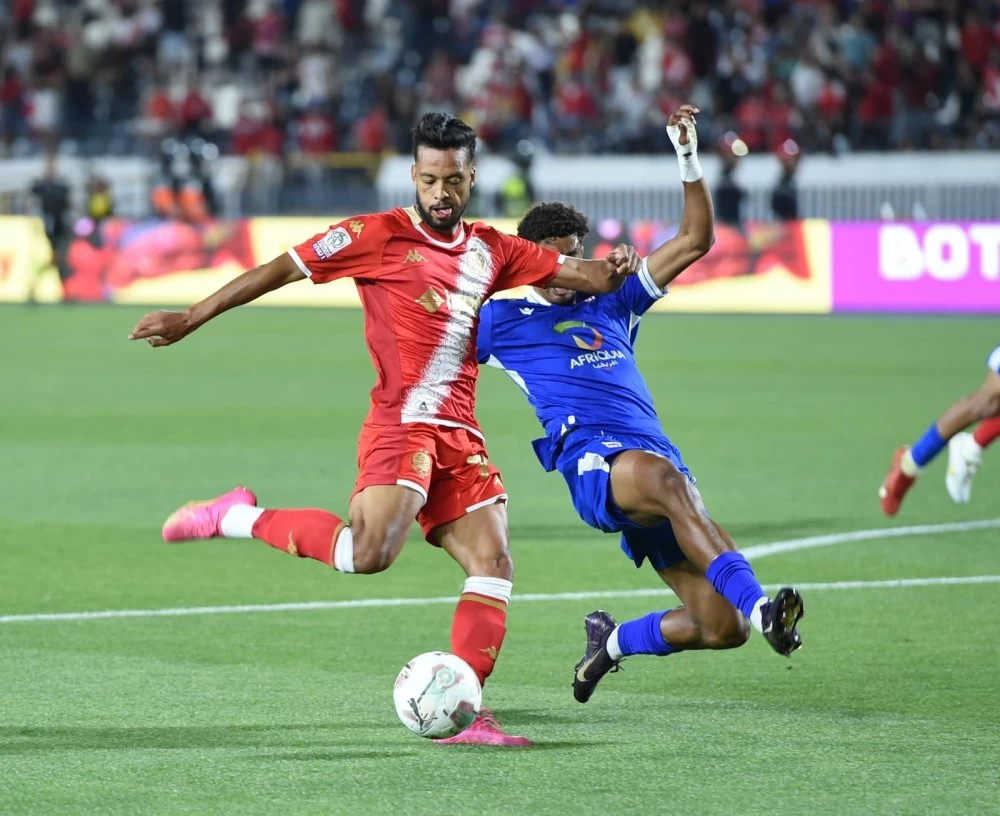 Botola : auteur d’un triplé, Ziyech porte le Wydad, l’UTS s’offre le derby, l’OCS toujours dernier