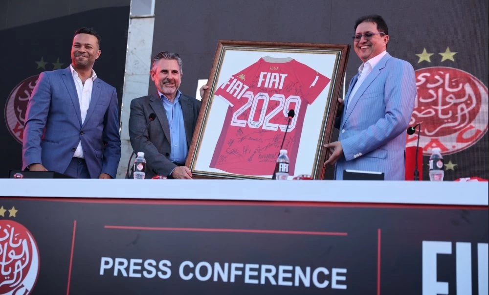 Le logo de FIAT sur le maillot du Wydad de Casablanca dès la saison 2026-27
