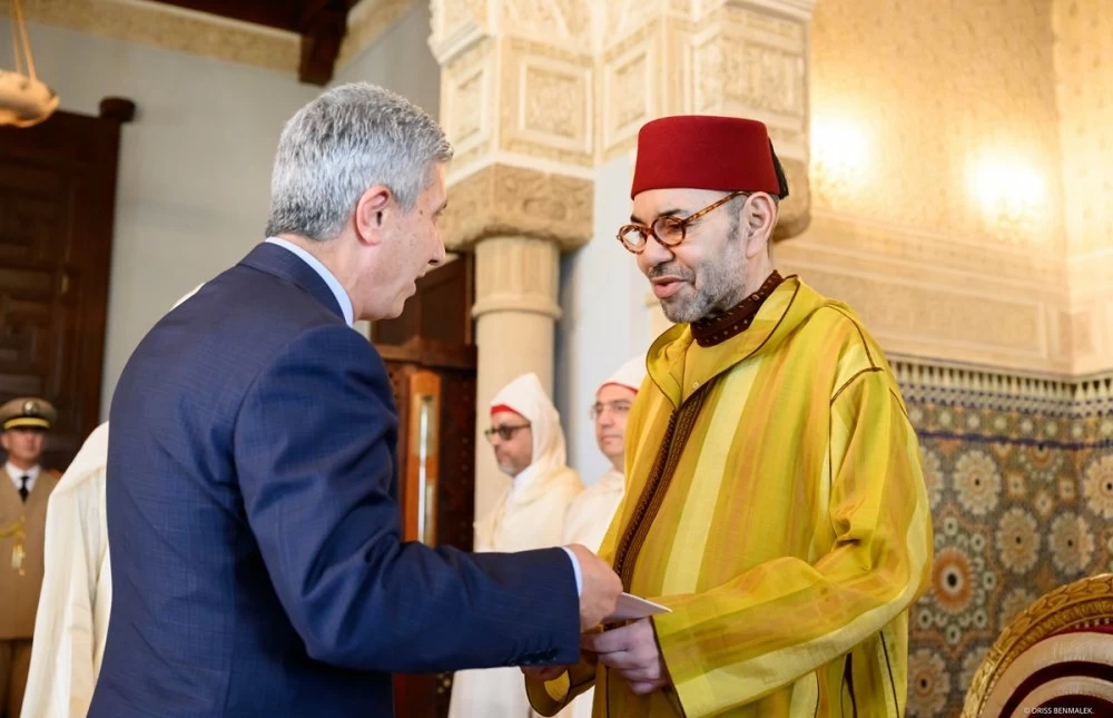 S.M. le Roi reçoit à Rabat plusieurs ambassadeurs étrangers