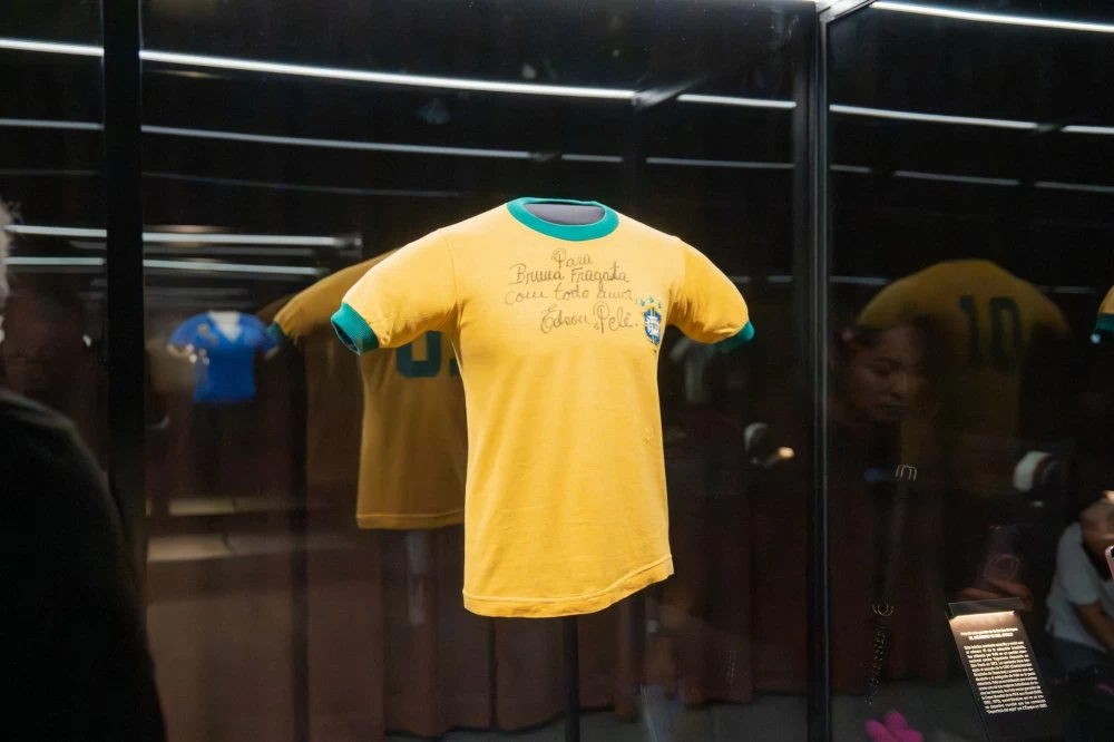 De la pelouse au Museo Jumex : le mythe du football exposé à Mexico