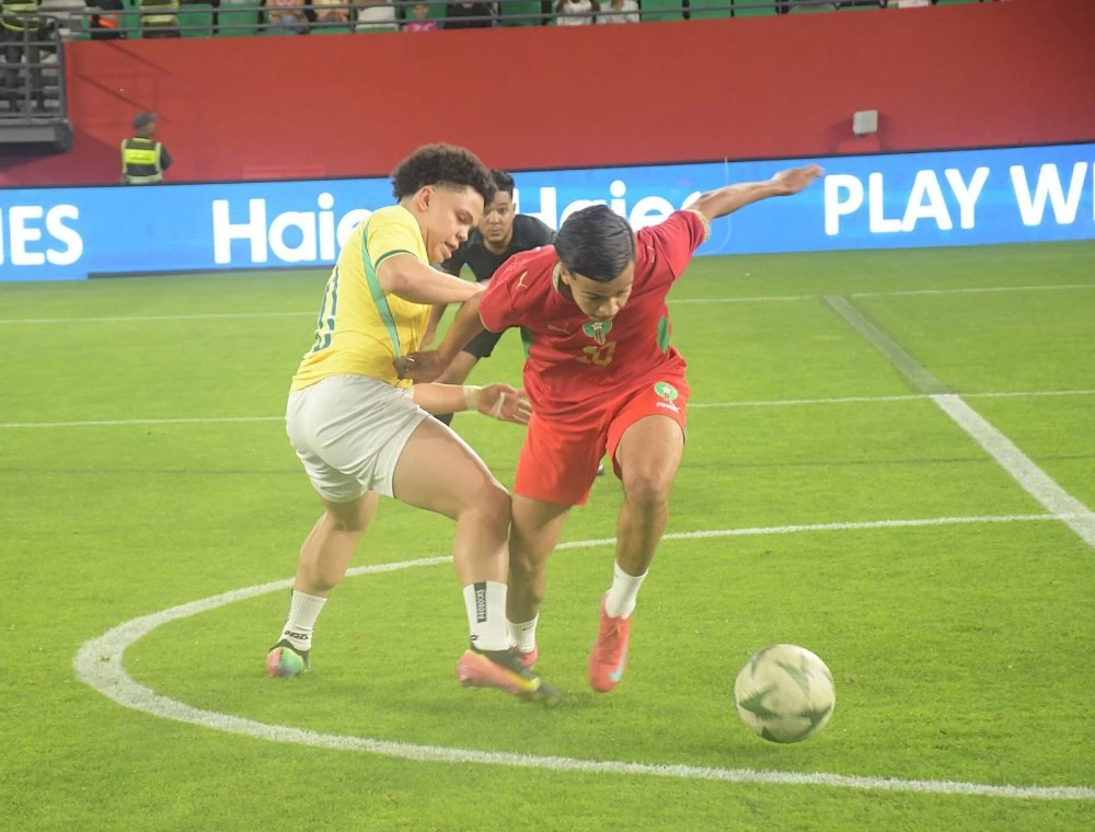 Maroc-Brésil : Mehdi Amri prend sa revanche sur Isaac Xavier dans un duel de Panna spectaculaire à Rabat
