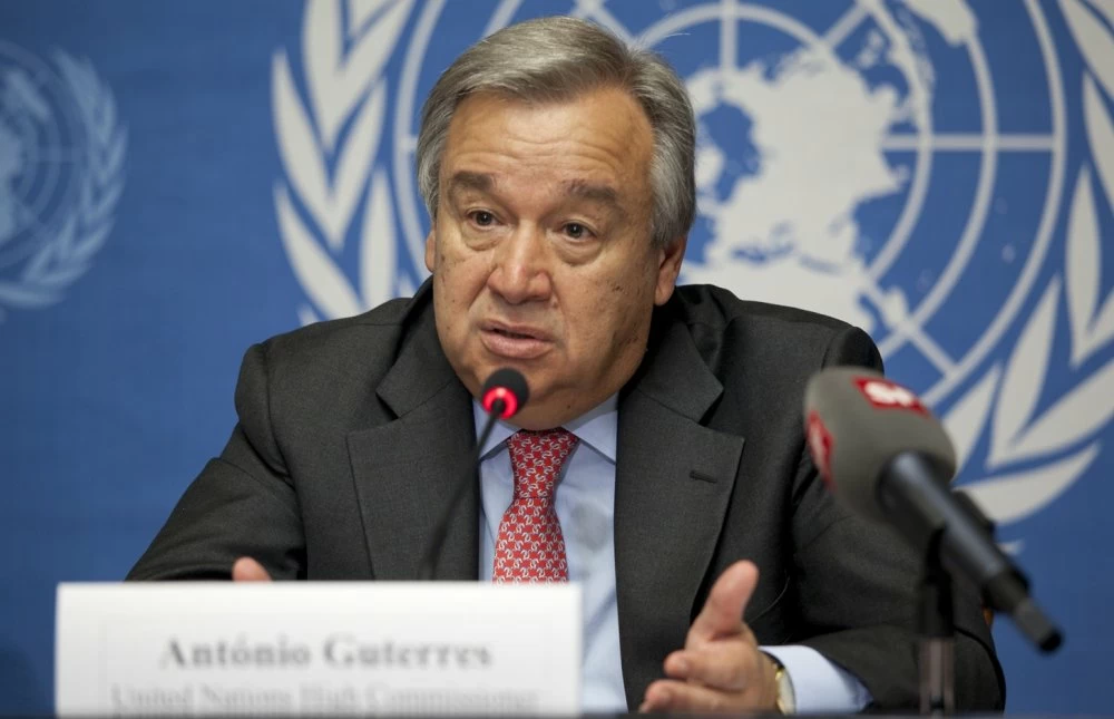Guterres appelle à tourner la page des combustibles fossiles face aux crises climatique et énergétique