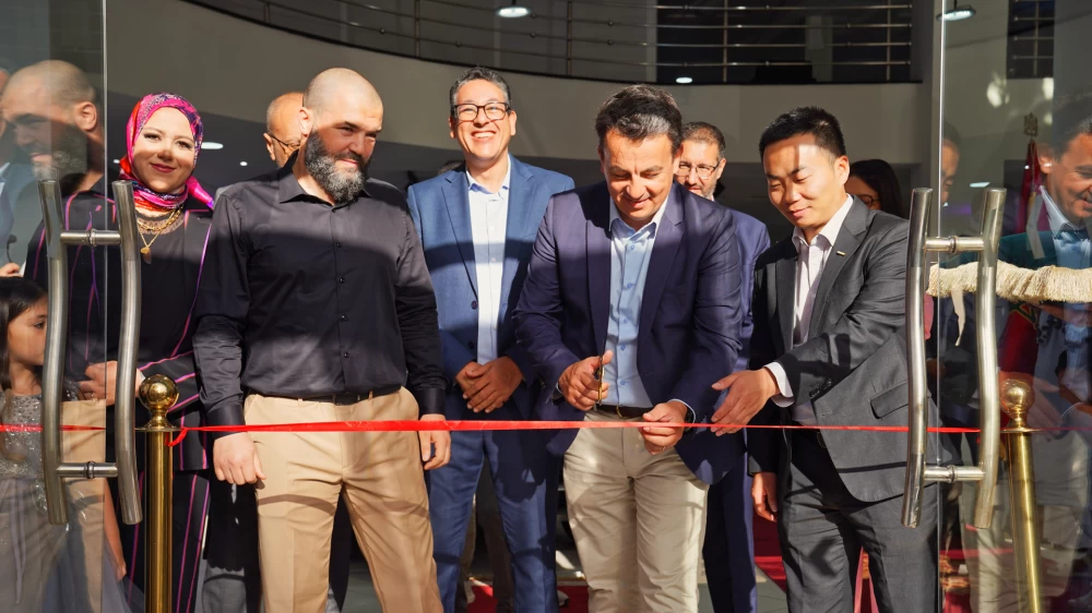 Les représentants de Geely Maroc et d’Evocar Motors lors de l’inauguration du nouveau site d’Oujda.
