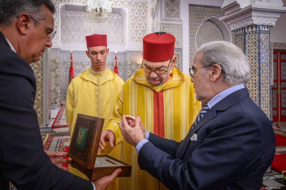 الملك محمد السادس يستقبل والي بنك المغرب